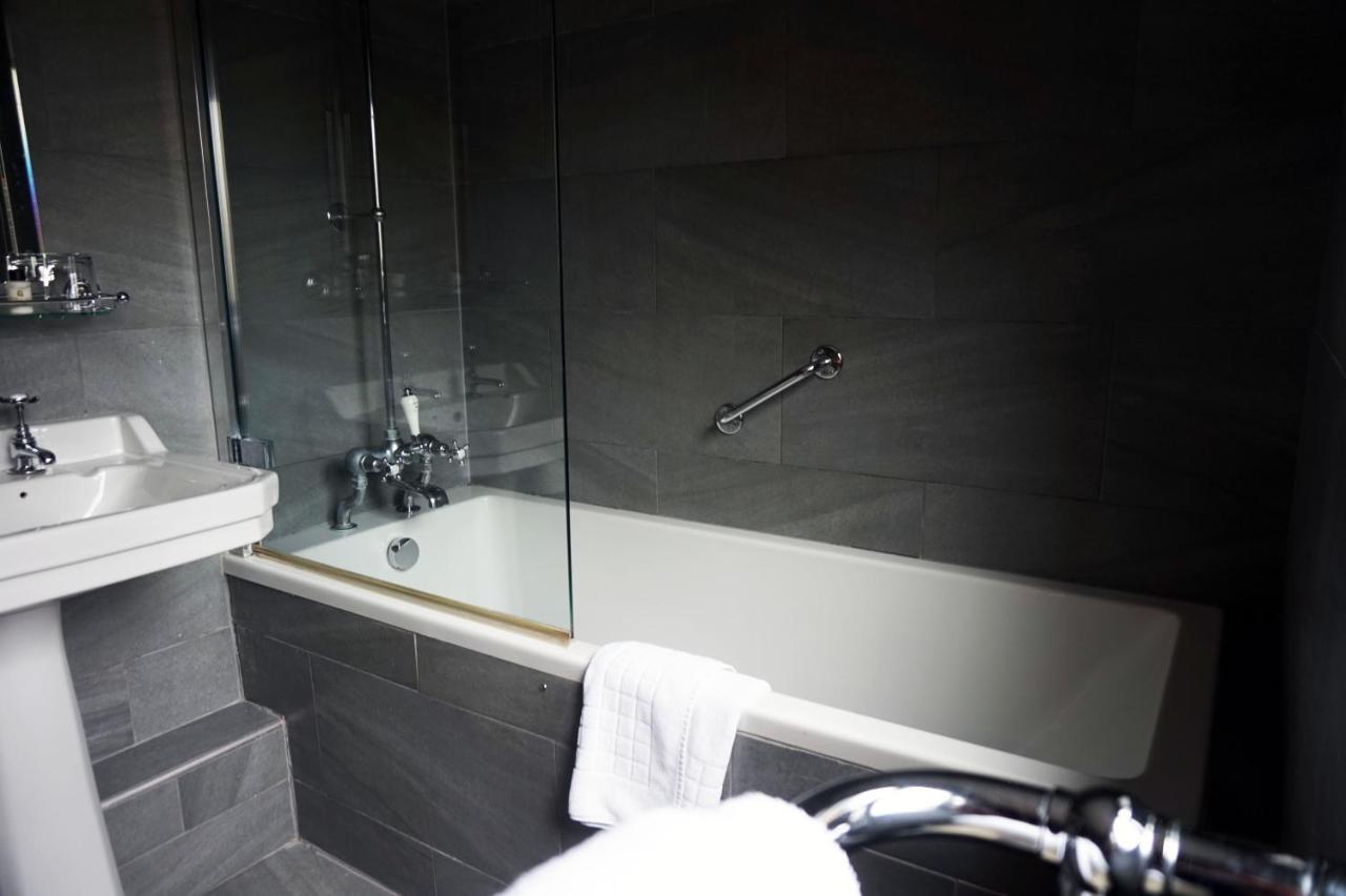 The Penny Farthing Hotel เบิร์กเคมสเต็ด ภายนอก รูปภาพ
